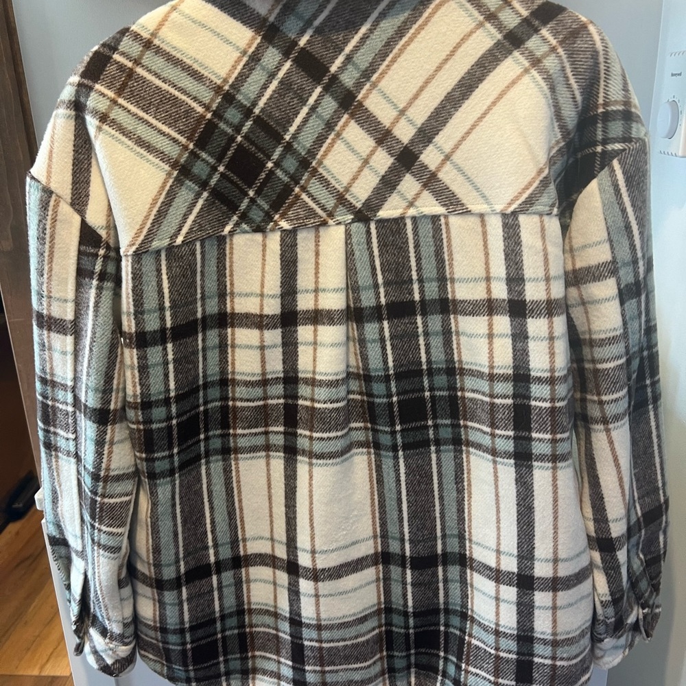 Garage Shacket - Picture 3 of 3